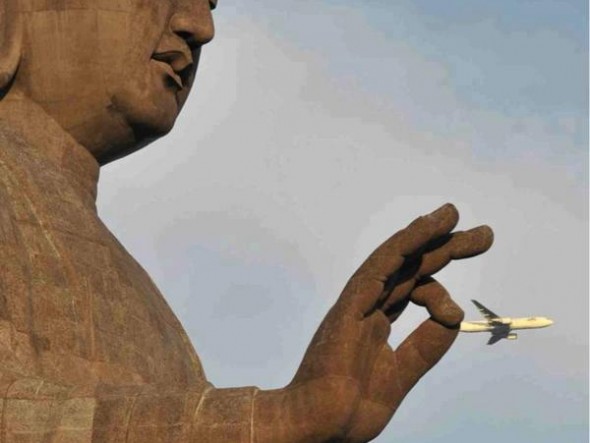 That-plane-is-not-going-anywhere-resizecrop--