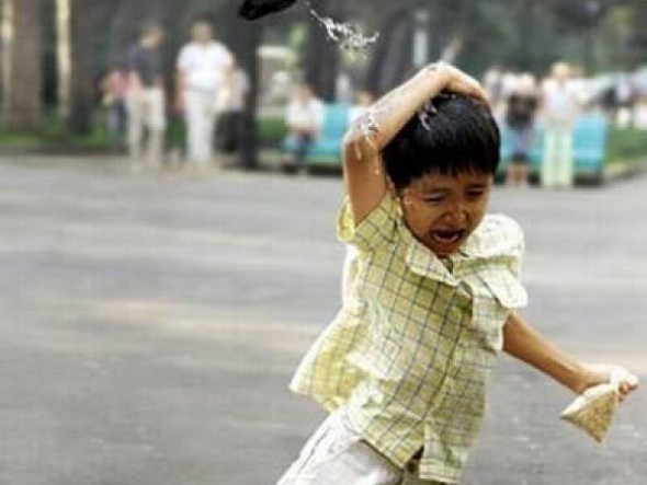 bird-poops-on-unfortunate-child