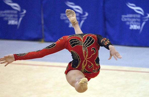 headless-gymnast-perfect-timing-resizecrop--