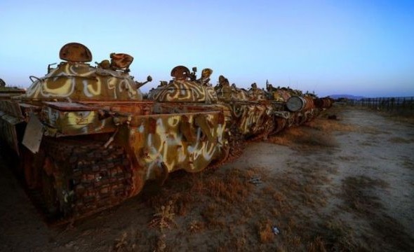 a_mass_graveyard_of_tanks_in_kuwait_640_06