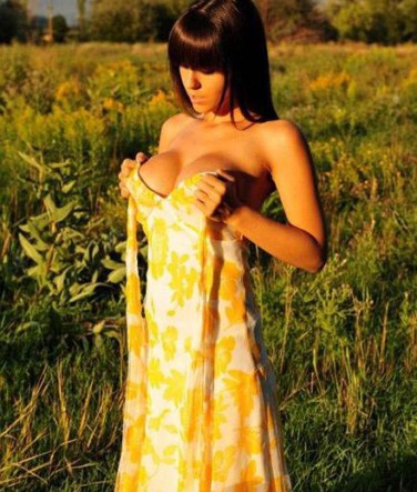 sexy_girls_in_sundresses_for_spring_640_08