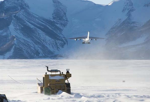 01-1-Ice-Runway-Antarctica4