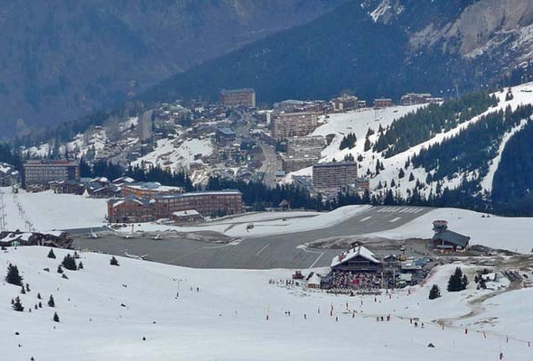 09-3-Courchevel-International-Airport-Courchevel-France1