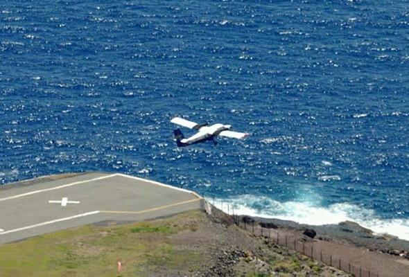 15-5-Juancho-E-Yrausquin-Airport-Saba-Netherlands-Antilles-1