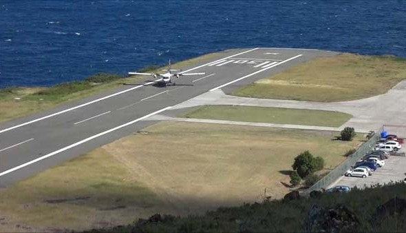 15-5-Juancho-E-Yrausquin-Airport-Saba-Netherlands-Antilles-3