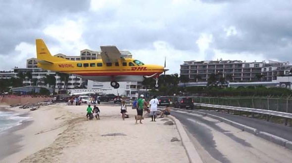 27-9-Princess-Juliana-International-Airport-Simpson-Bay-Saint-Maarten2