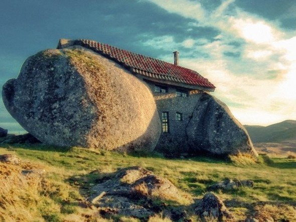 Stone House (GuimarÃ£es, Portugal)