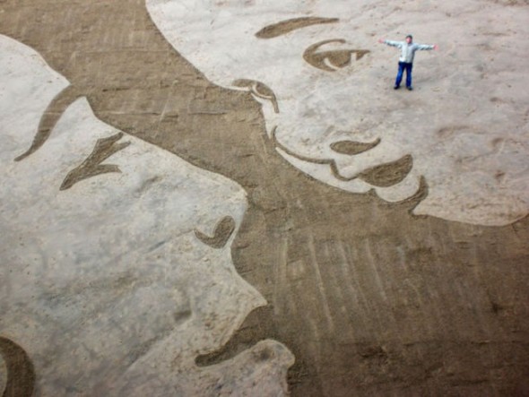 human_beings_doing_extraordinary_things_640_01 sand