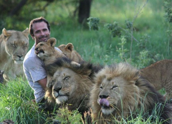 human_beings_doing_extraordinary_things_640_11 lion trainer