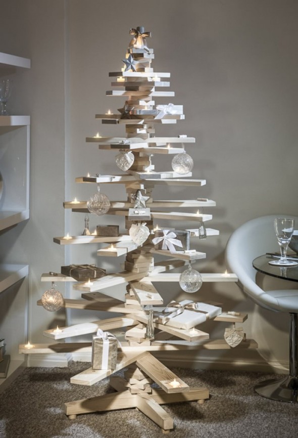 #16 Wooden Boards Christmas Tree